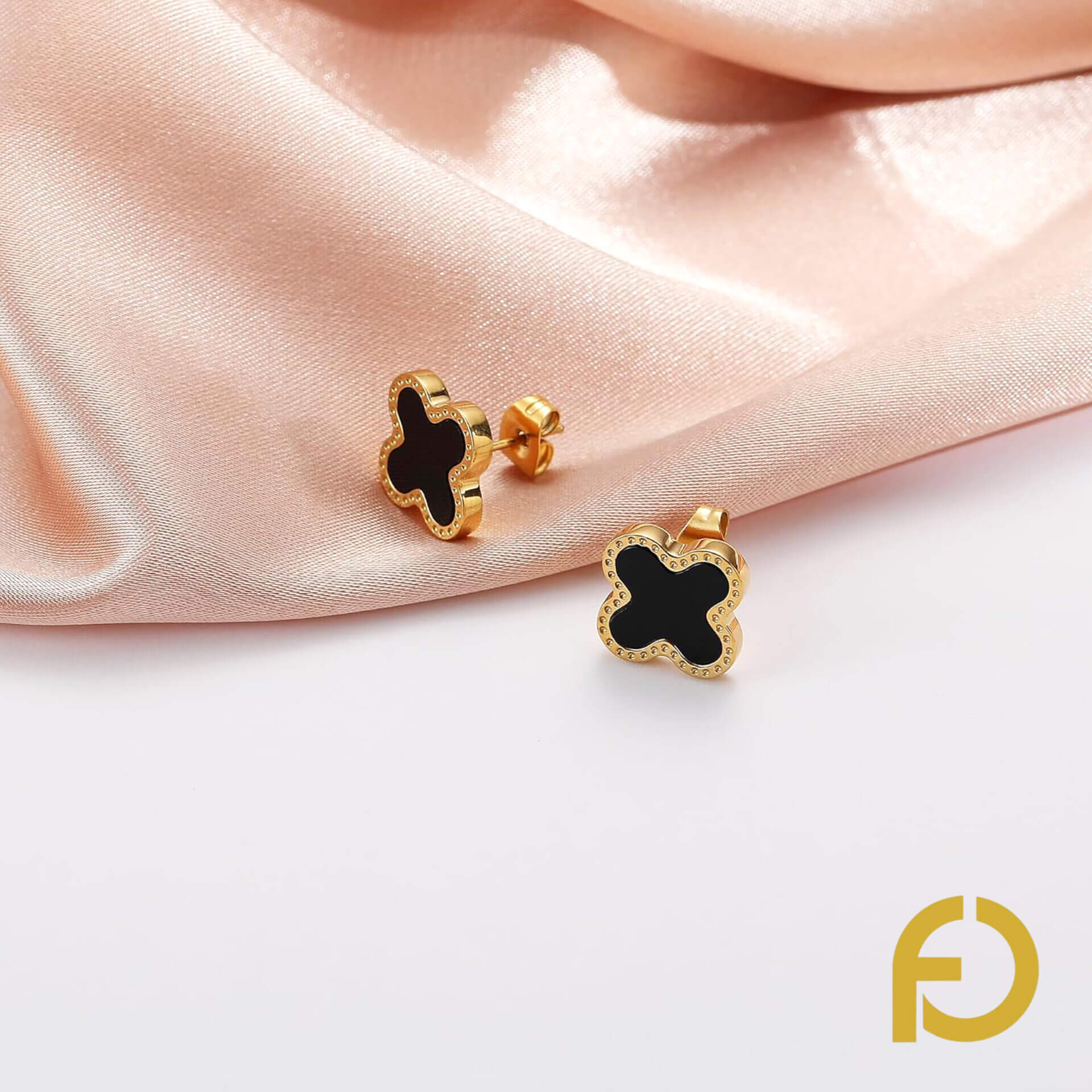 InShot_20241103_000355492 Vancleef Clover Studs - Stainless Steel Jewelry in Pakistan - Fostelle