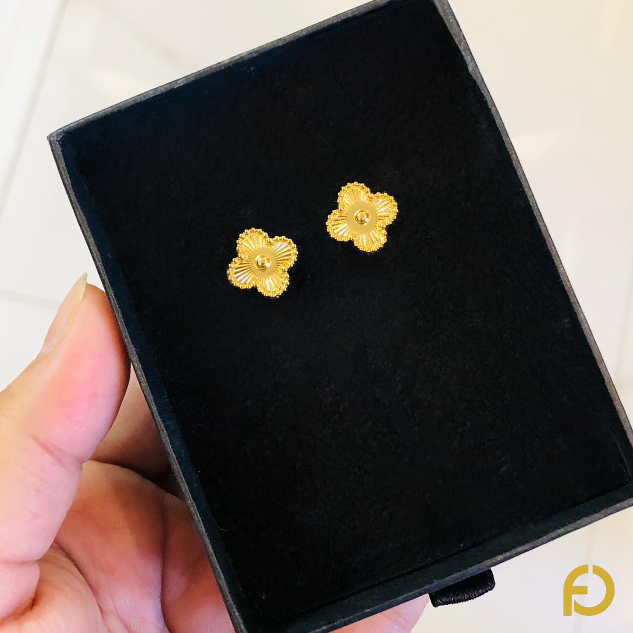 WhatsApp Image 2026-03-04 at 9.38.31 PM (2) VanCleef Studs - Stainless Steel Jewelry in Pakistan - Fostelle